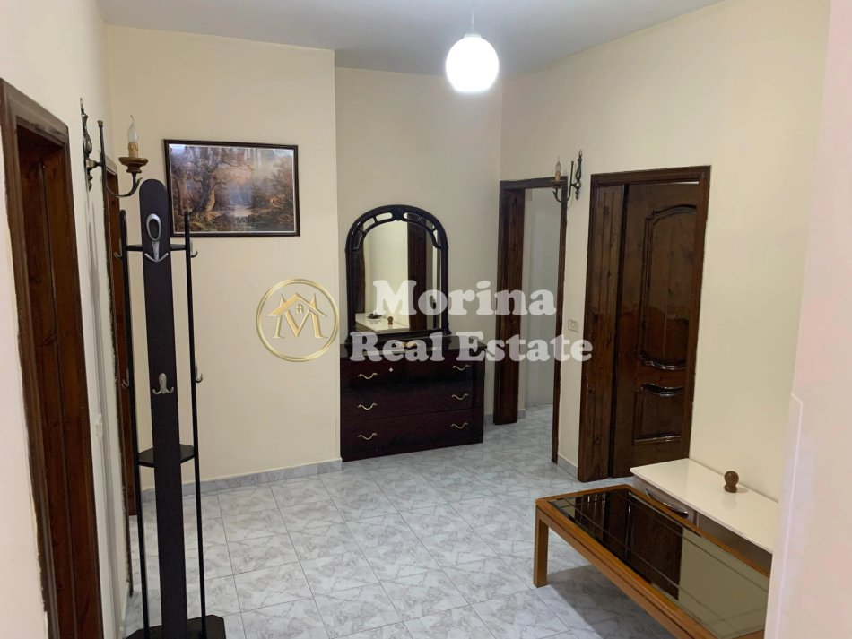 Tirane, jepet me qera apartament 2+1 Kati 4, 105 m² 500 € (Rruga e Dibres)