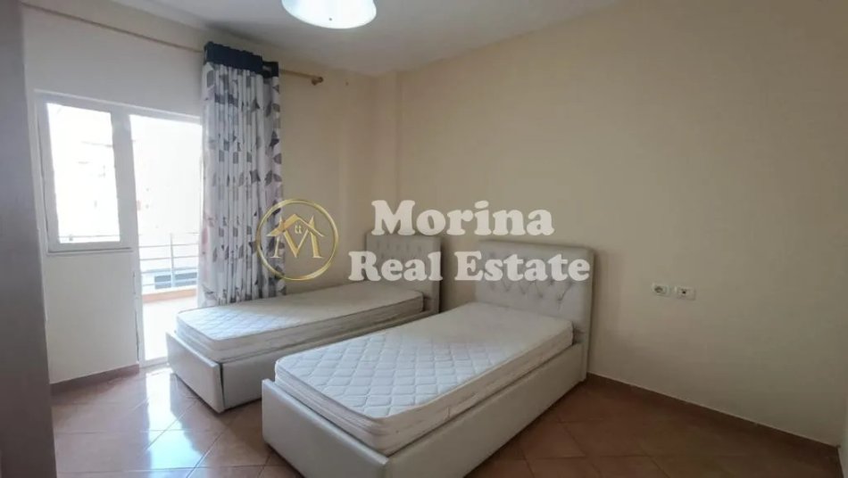 Tirane, jap me qera apartament 1+1 Kati 3, 70 m² 400 € (Rruga Bardhyl-Kryqezimi i Cajupit)