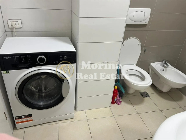 Tirane, jepet me qera apartament 1+1 Kati 8, 65 m² 500 € (21 Dhjetori)