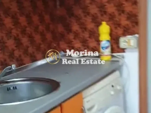 Tirane, jepet me qera apartament 1+1 Kati 1, 35 m² 250 € (Fusha e Aviacionit)