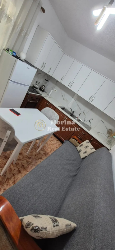 Tirane, jepet me qera shtepi 1+1 Kati 1, 60 m² 400 € (Spitali Amerikan 2)