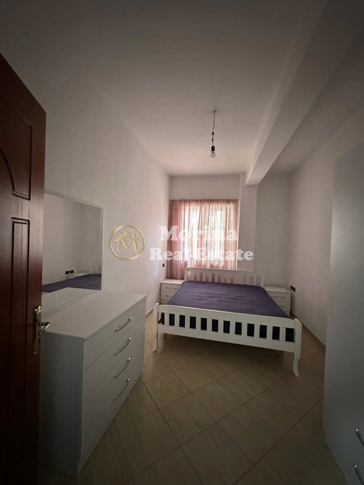 Tirane, jepet me qera apartament 1+1 Kati 4, 60 m² 350 € (Rruga 5 Maji)