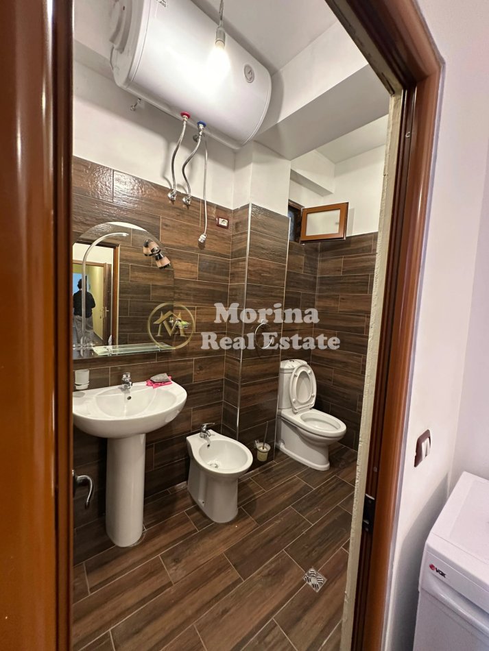 Tirane, jepet me qera apartament 1+1+Ballkon Kati 3, 60 m² 350 € (Rruga 5 Maji)