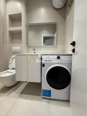 Tirane, jepet me qera apartament 1+1+Ballkon Kati 8, 65 m² 500 € (Bulevardi Migjeni)