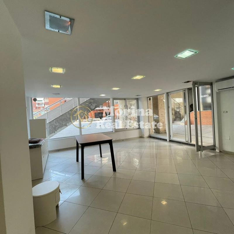 Tirane, jepet me qera ambjent biznesi Kati 1, 80 m² 600 € (Deliorgji)