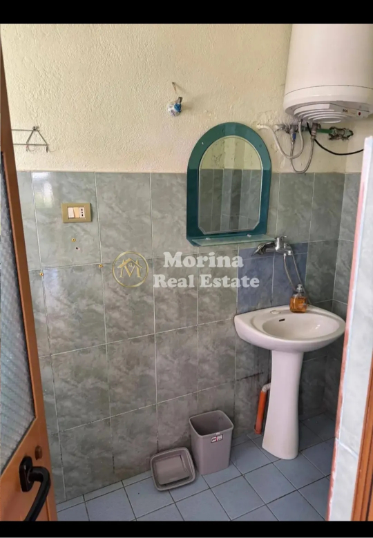Tirane, jepet me qera apartament 1+1 Kati 1, 70 m² 250 € (Sanatoriumi)