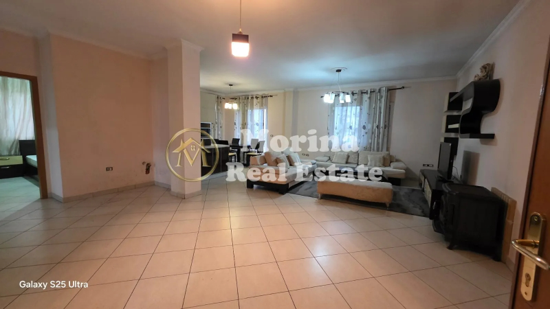 Tirane, jepet me qera apartament 3+1 Kati 2, 130 m² 650 € (Komuna e Parisit)