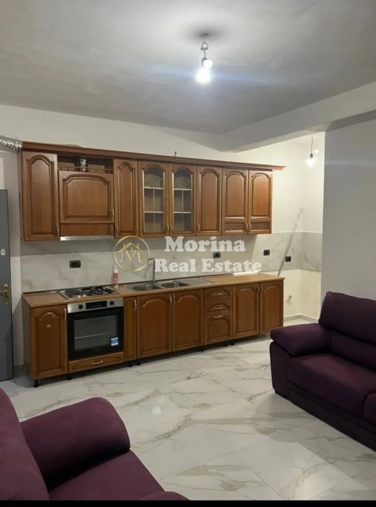 Tirane, jepet me qera apartament 1+1 Kati 1, 65 m² 300 € (Allias)