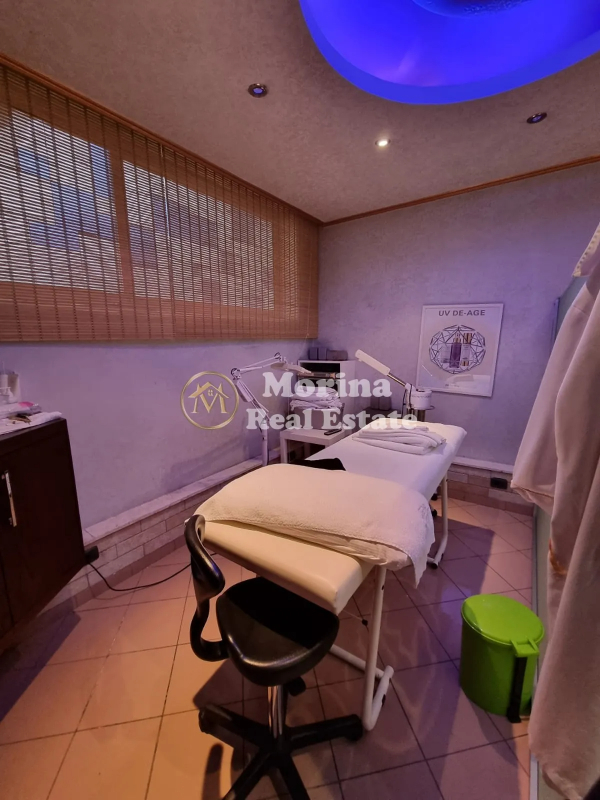 Tirane, jepet me qera ambjent biznesi Kati 1, 130 m² 1.300 € (Rruga e Durresit)