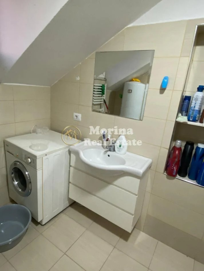 Tirane, jepet me qera apartament 1+1 Kati 3, 65 m² 400 € (Fakulteti i Mjekesise)