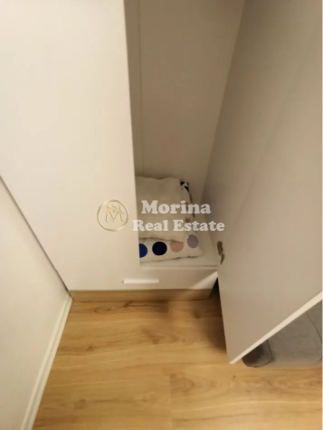 Tirane, jepet me qera apartament Kati 1, 45 m² 400 € (21 Dhjetori- Rruga Muhamet Gjollesha)