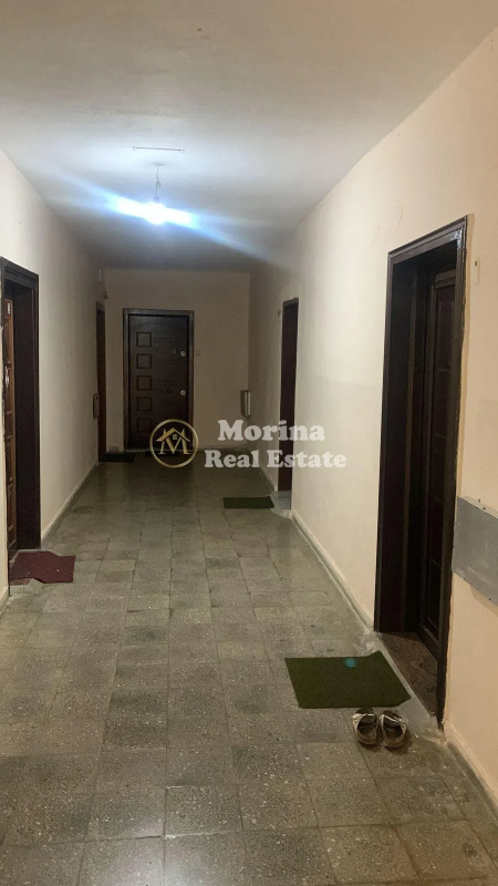Tirane, jepet me qera apartament 1+1 Kati 3, 80 m² 600 € (Sheshi Willson)