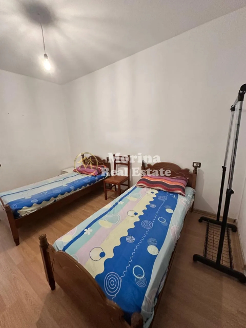 Tirane, jepet me qera apartament 2+1 Kati 2, 90 m² 300 € (Fresku)