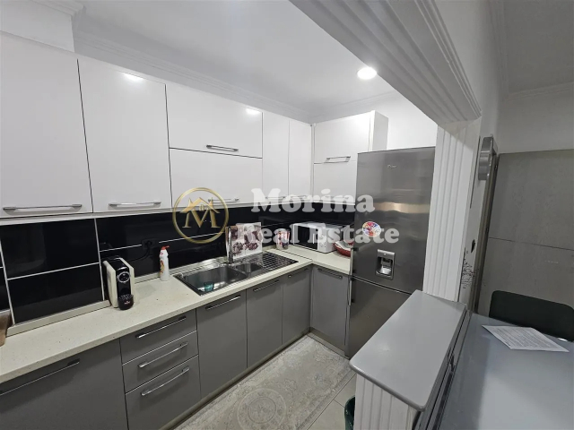 Tirane, jepet me qera apartament 1+1+Ballkon Kati 2, 60 m² 450 € (Perballe Delijorgjit)