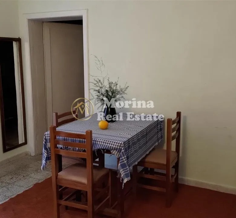 Tirane, jepet me qera apartament 1+1 Kati 1, 80 m² 600 € (Rruga Fortuzi)