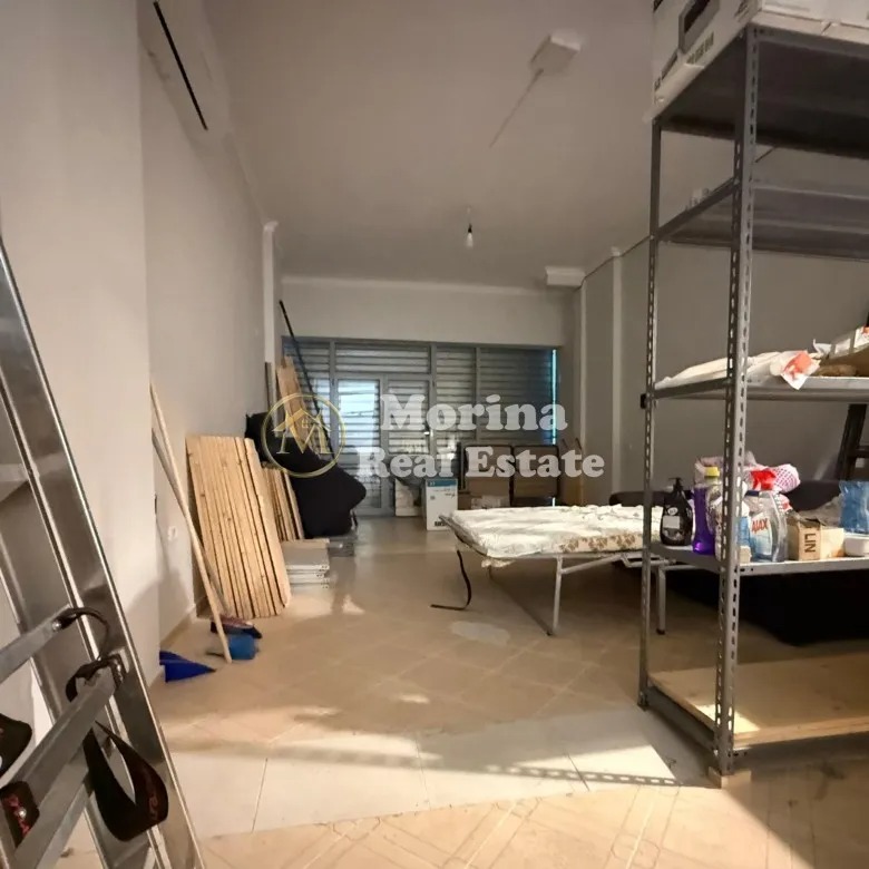 Tirane, jepet me qera ambjent biznesi Kati 0, 103 m² 500 € (Laprak)