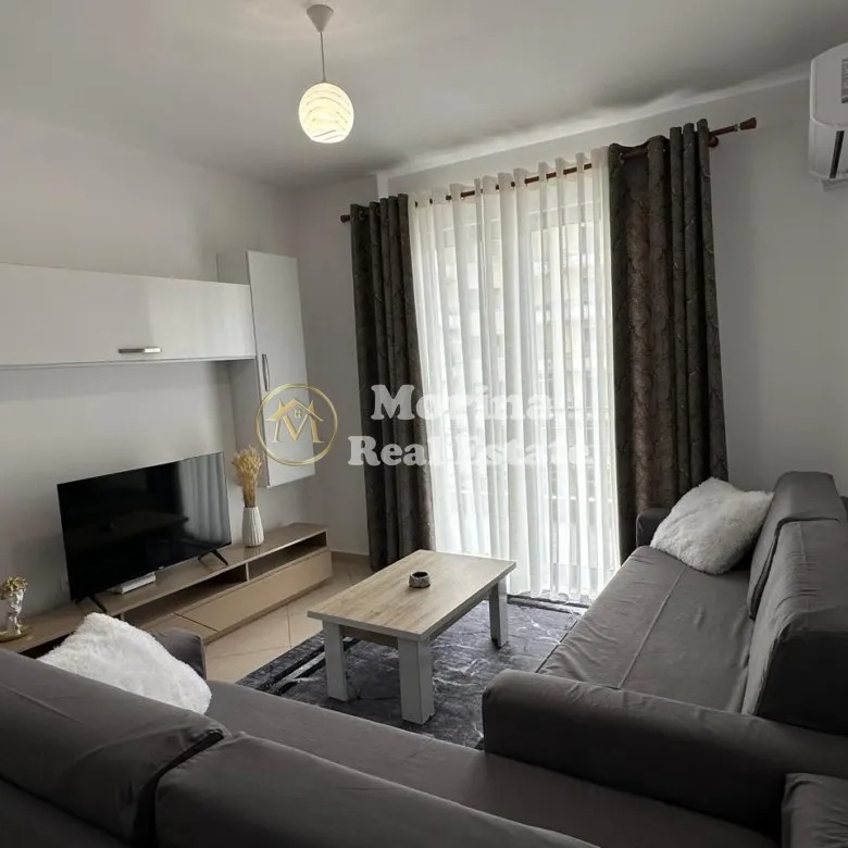 Vlore, jepet me qera apartament 2+1+Ballkon Kati 7, 98 m² 400 € (Vlore, Bulevardi Ismail Qemali)