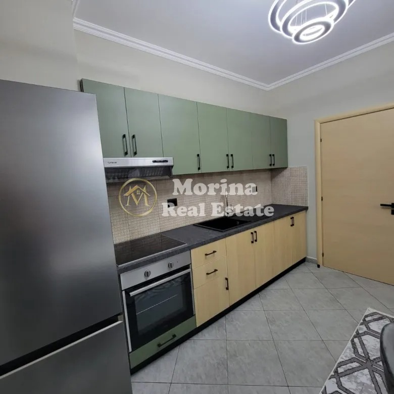 Tirane, jepet me qera apartament 1+1 Kati 4, 65 m² 450 € (Fresku)