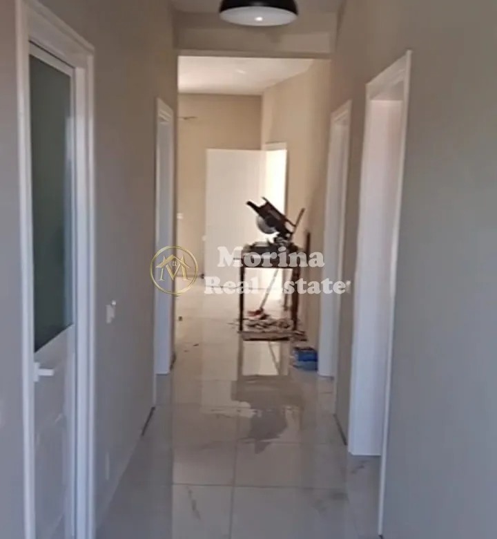 Tirane, jepet me qera apartament 3+1 Kati 3, 115 m² 500 € (Rruga Elbasanit, Fakulteti Ekonomik)