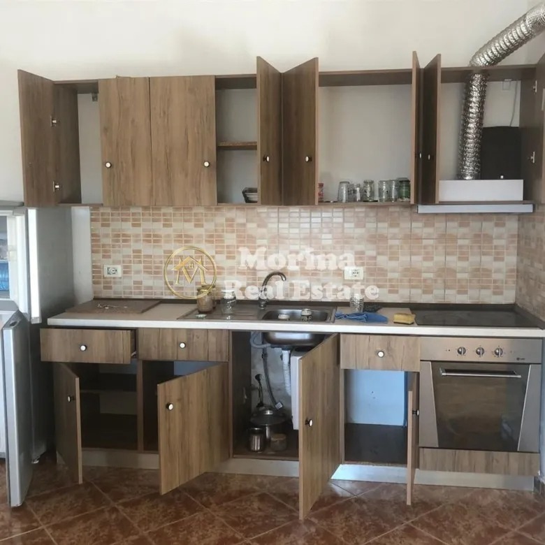Tirane, jepet me qera apartament 3+1+Ballkon Kati 6, 120 m² 300 € (Mezez Kashar)
