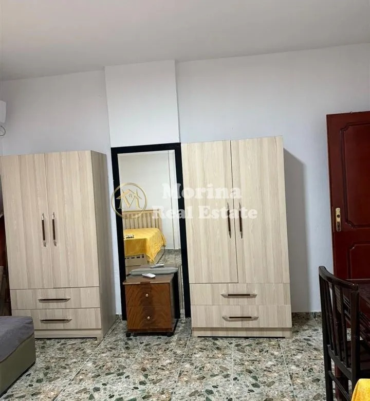 Tirane, jepet me qera apartament 1+1 Kati 1, 75 m² 550 € (Medrese)