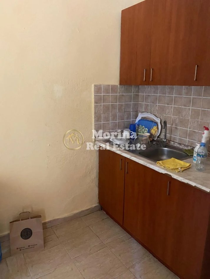 Tirane, jepet me qera apartament 1+1 Kati 1, 60 m² 350 € (Rruga e Dibres)