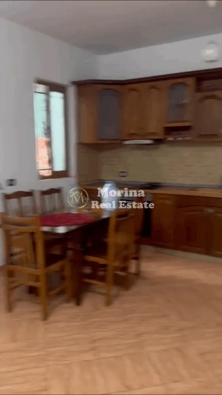 Tirane, jepet me qera apartament 2+1+Ballkon Kati 1, 120 m² 350 € (Yzberisht)