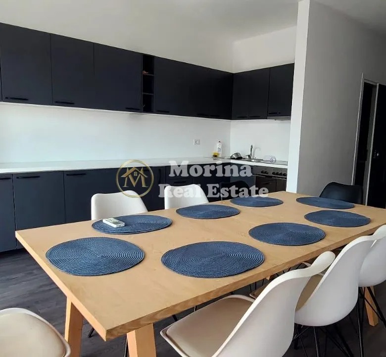 Tirane, jepet me qera apartament 2+1+Ballkon Kati 5, 70 m² 650 € (Liqeni i Thate)