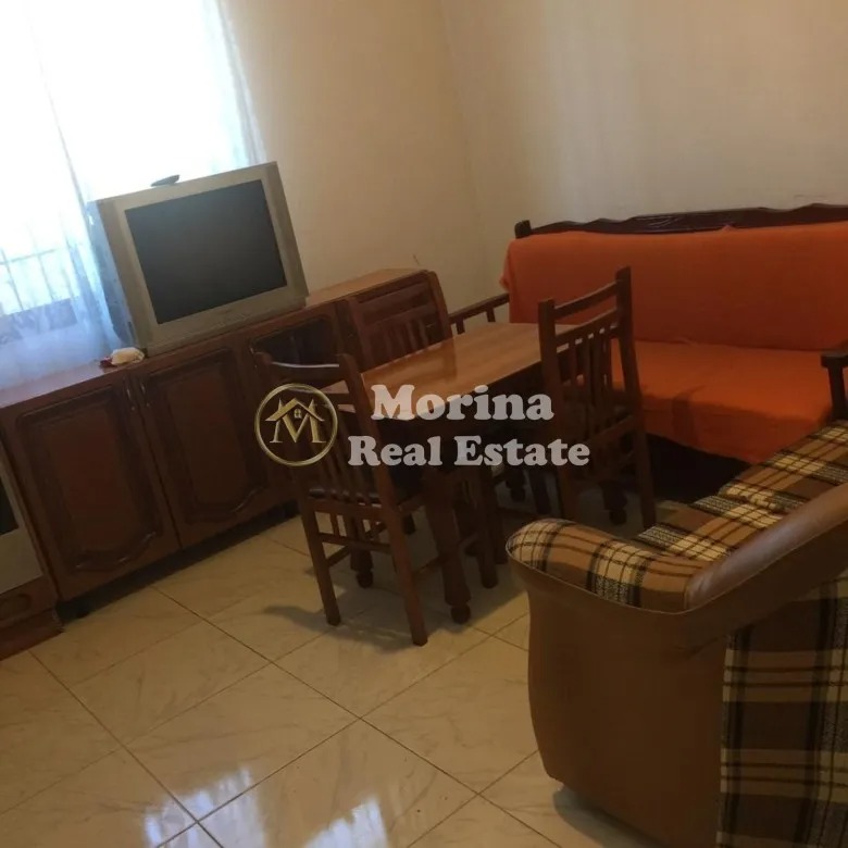 Tirane, jepet me qera shtepi 1+1 Kati 1, 45 m² 350 € (Nenstacioni Elektrik)