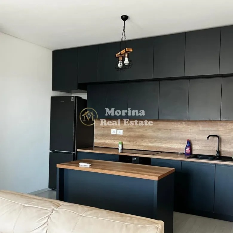 Tirane, jepet me qera apartament 2+1 Kati 6, 96 m² 500 € (Rruga e Kavajes)
