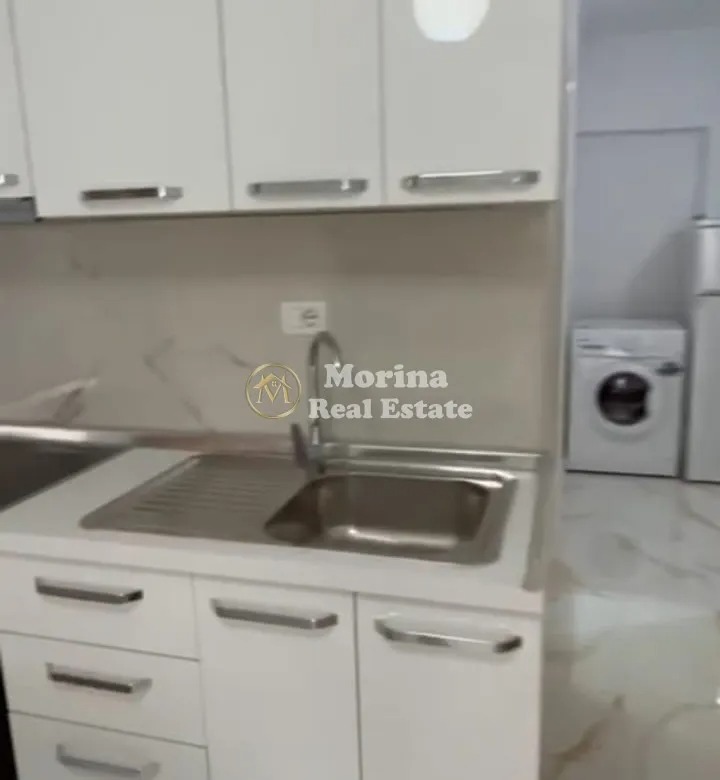 Tirane, jepet me qera garsonier Kati 1, 40 m² 250 € (Laprake)