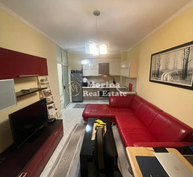 Tirane, jepet me qera apartament 1+1 Kati 4, 60 m² 300 € (Autostrada Tirane - Durres)