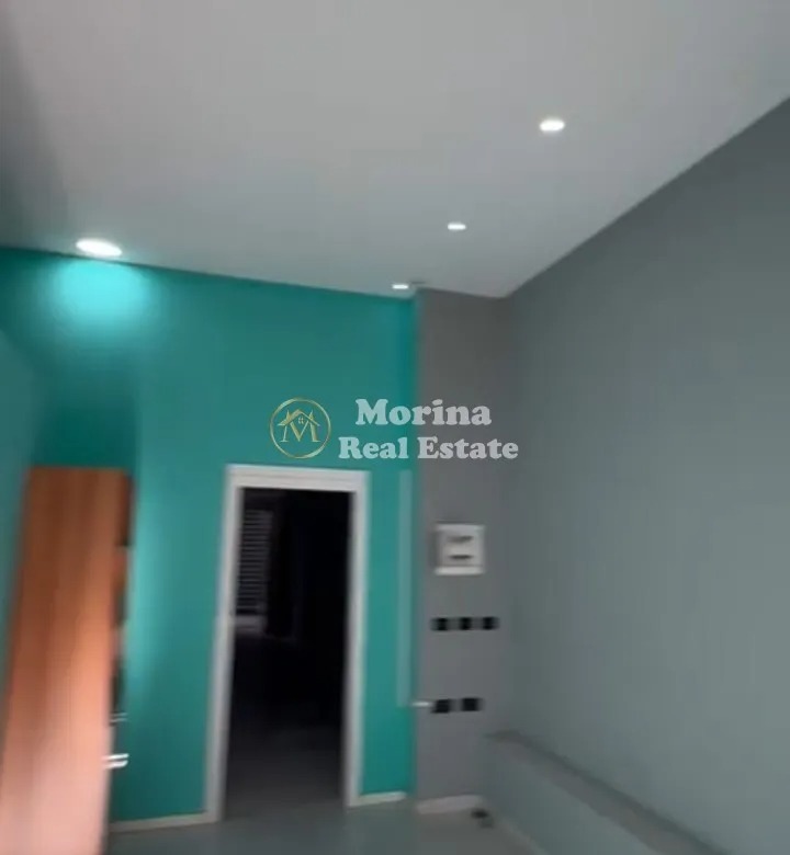Tirane, jepet me qera ambjent biznesi Kati 0, 120 m² 500 € (Rruga e Dibres)