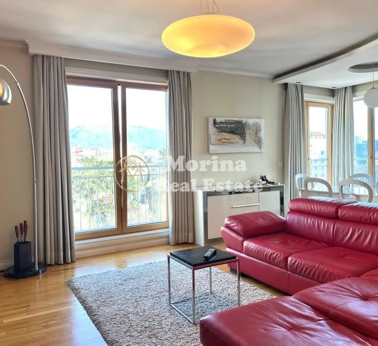 Tirane, jepet me qera apartament 2+1 Kati 7, 123 m² 1.600 € (Bllok)