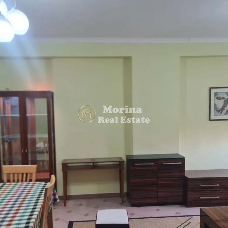 Tirane, jepet me qera apartament 1+1 Kati 2, 70 m² 680 € (Rruga e Durresit)