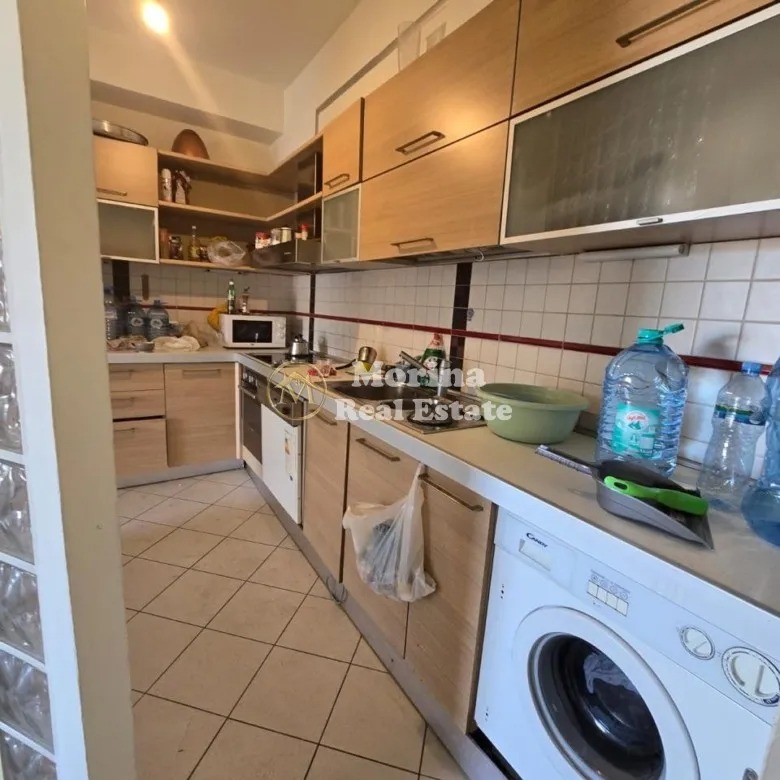 Tirane, shitet apartament 3+1 Kati 7, 168 m² 340.000 € (Zogu i Zi)