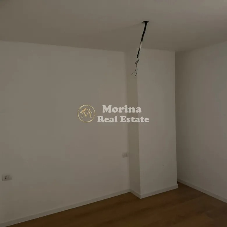 Tirane, jepet me qera apartament 1+1 Kati 1, 48 m² 700 € (Rruga Myslym Shyri)