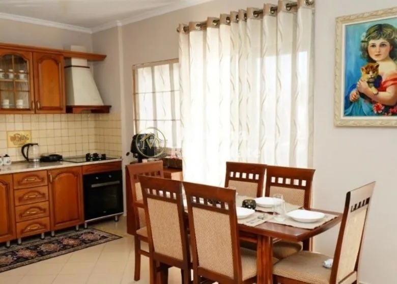 Tirane, jepet me qera apartament 2+1 Kati 5, 120 m² 700 € (Selvia)