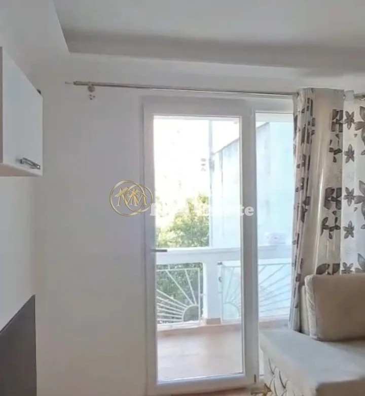 Tirane, jepet me qera apartament 2+1 Kati 3, 80 m² 500 € (Harry Fultz)