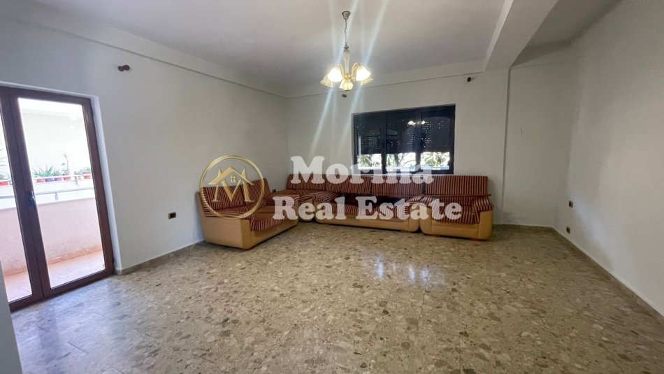 Tirane, shitet apartament 3+1 Kati 2, 130 m² 200.000 € (Rruga Xhanfize Keko)