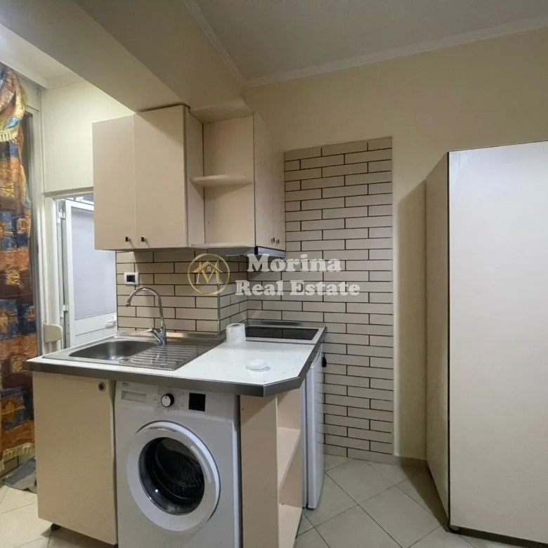 Tirane, jepet me qera garsonier Kati 2, 35 m² 340 € (Rruga 5 Maji)