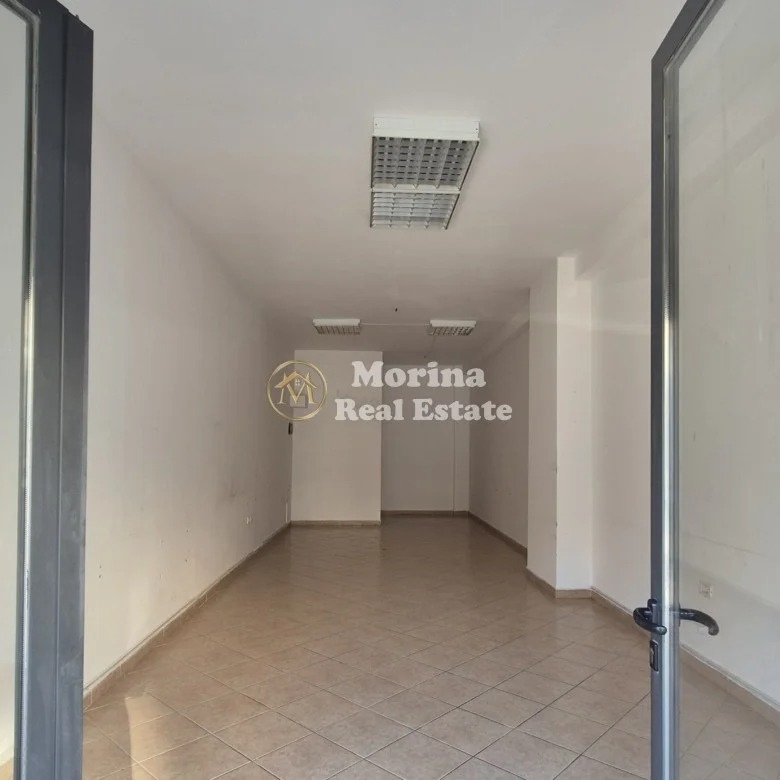 Tirane, jepet me qera ambjent biznesi Kati 1, 44 m² 450 € (Tregu Elektrik)