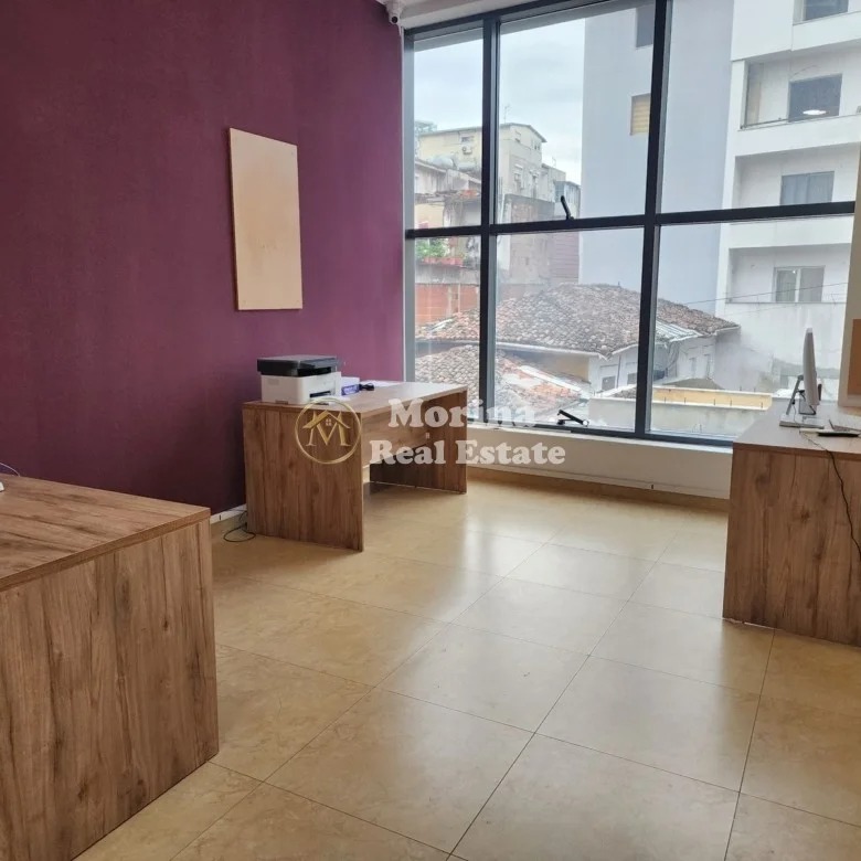 Tirane, jepet me qera ambjent biznesi Kati 2, 36 m² 470 € (Myslym Shyri)