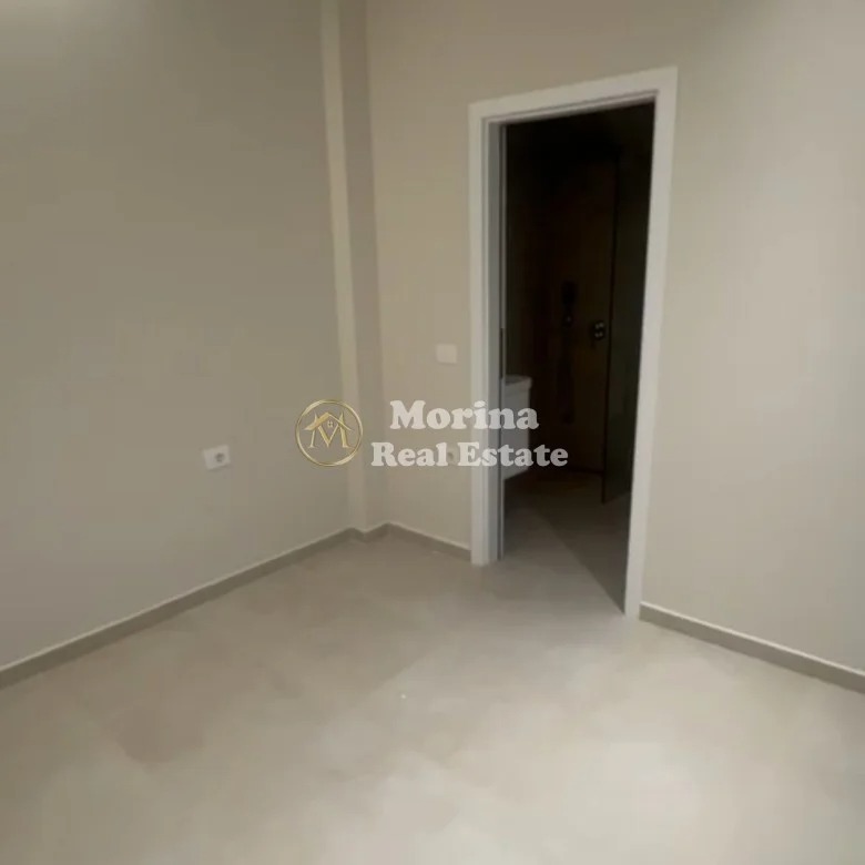 Tirane, jepet me qera garsonier Kati 4, 40 m² 300 € (Rruga 5 Maji)
