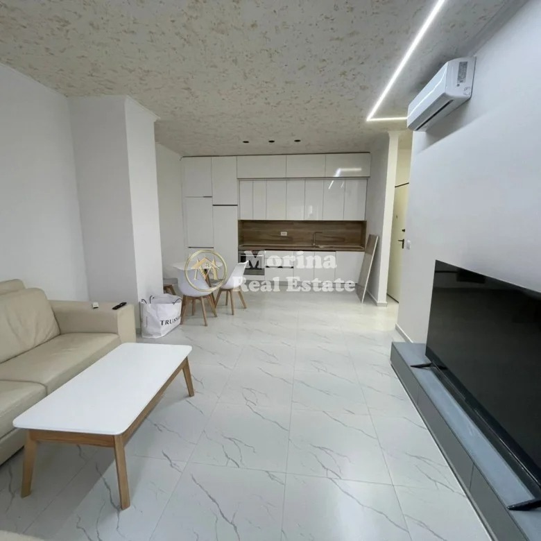Tirane, jepet me qera apartament 1+1 Kati 1, 85 m² 650 € (Zogu i ZI)