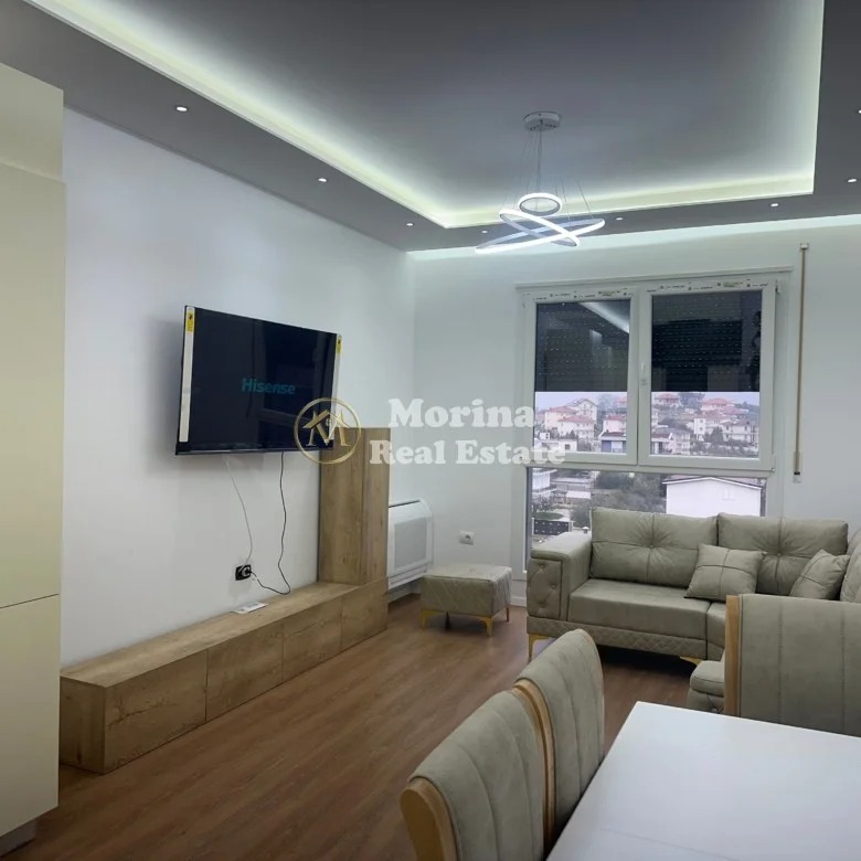 Tirane, jepet me qera apartament 3+1 Kati 7, 140 m² 500 € (Paskuqan)