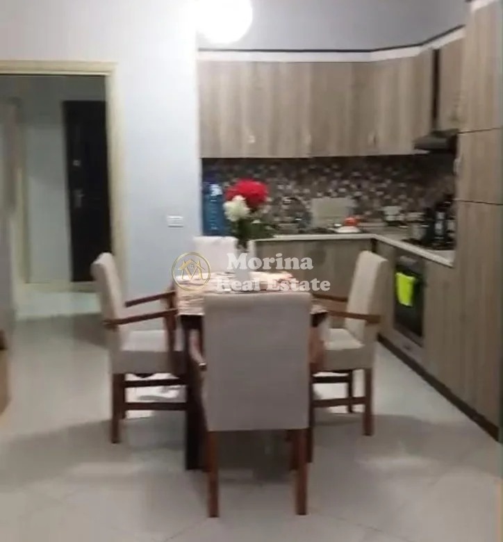 Tirane, jepet me qera apartament 2+1 Kati 2, 100 m² 500 € (Yzberisht)