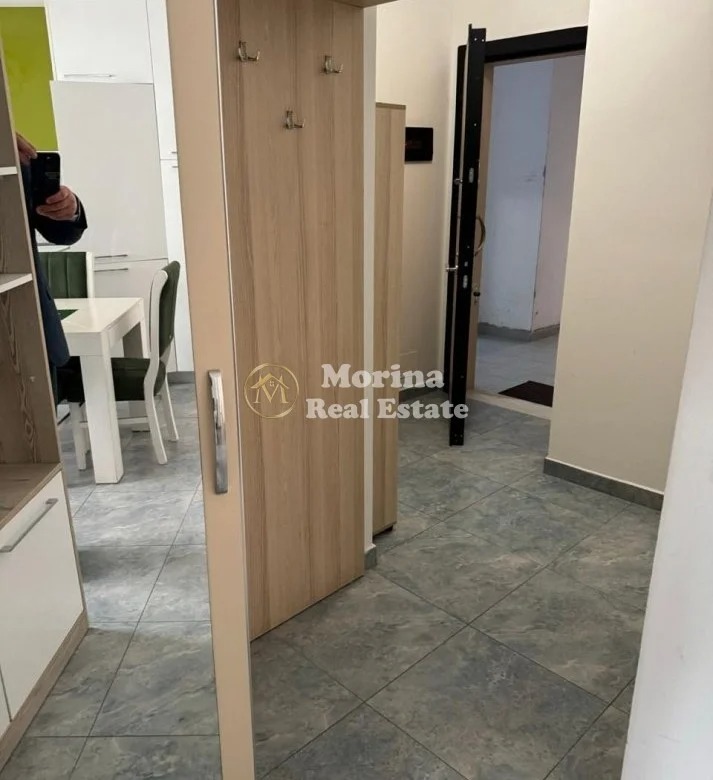 Tirane, jepet me qera apartament 1+1 Kati 3, 75 m² 550 € (Liqeni i Thate)