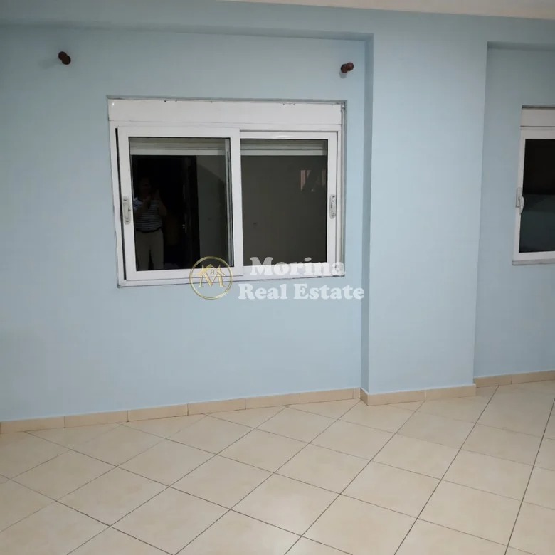Tirane, jepet me qera apartament 2+1 Kati 4, 80 m² 550 € (Selvia)