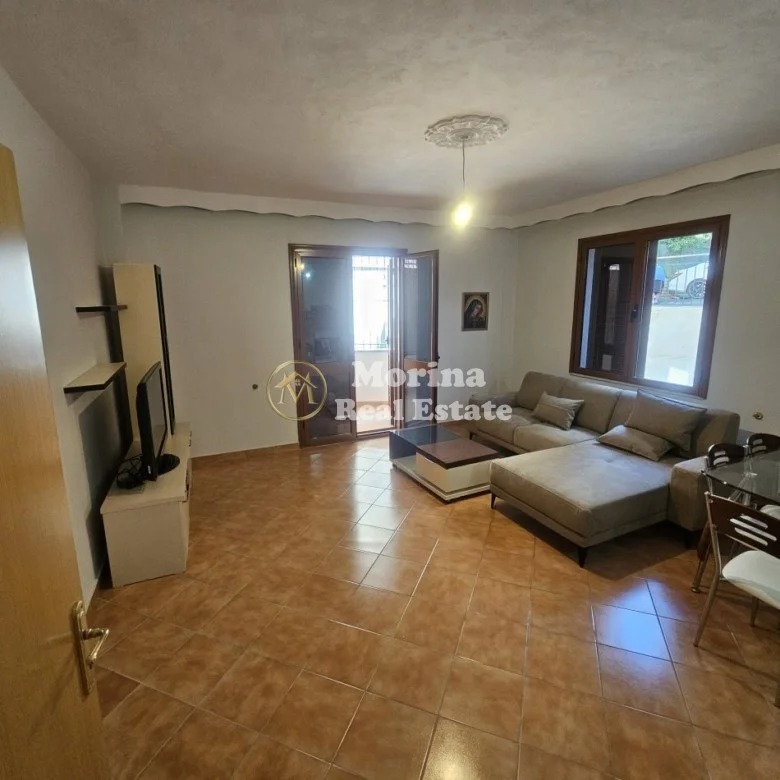Tirane, jepet me qera apartament 2+1 Kati 1, 100 m² 500 € (Kristal Center)